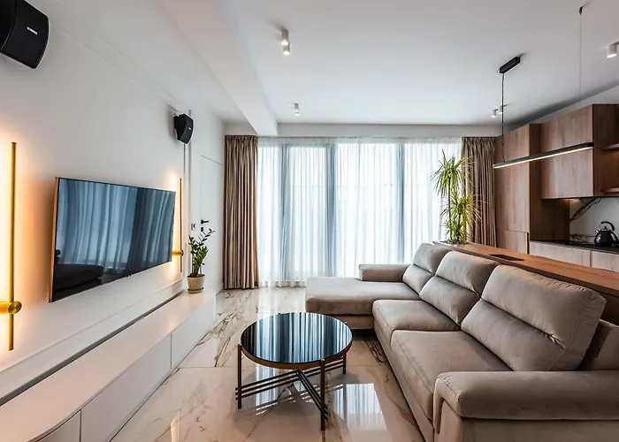 Sky Suite Near Center